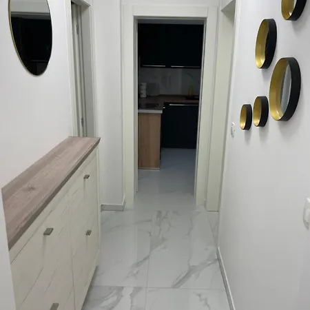 B Apartment *