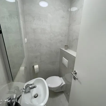 B Apartment Split