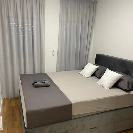 B Apartment Split