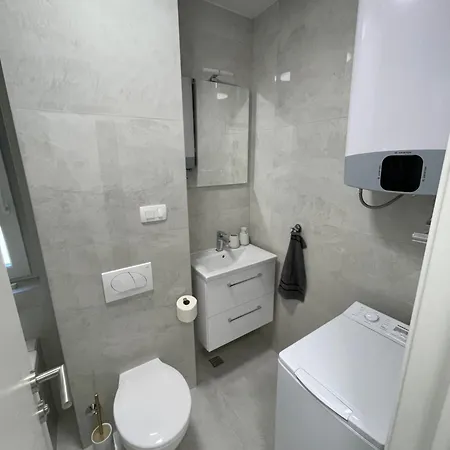 B Apartment Split